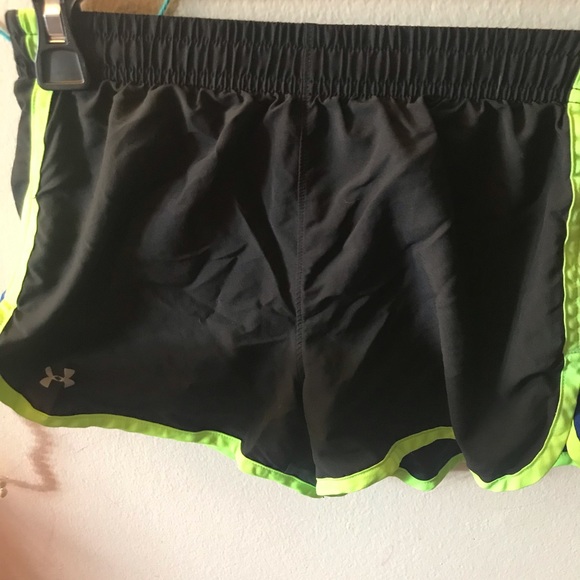 Exercise shorts - Picture 5 of 6